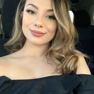 Meet your Posher, Areli